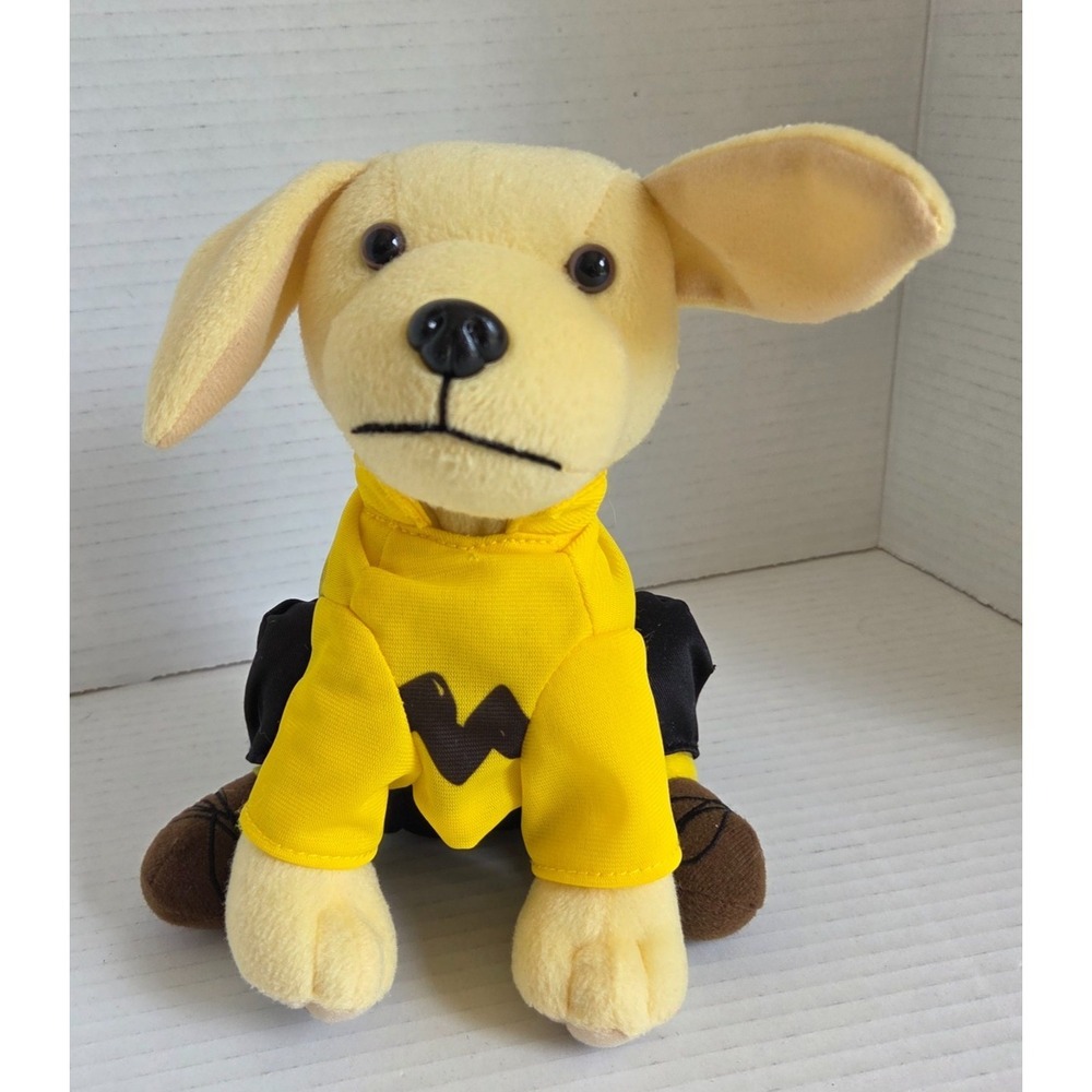 Raising Canes & Peanuts Yellow Plush Stuffed Dog Charlie Brown Limited Edition‎